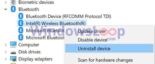 Nhấp chuột phải vào mục nhập bộ điều hợp Bluetooth và chọn tùy chọn Gỡ cài đặt thiết bị