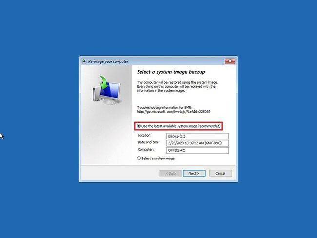 Chọn tùy chọn Sử dụng hình ảnh hệ thống có sẵn mới nhất