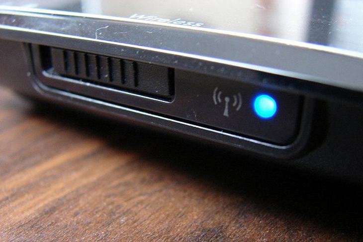 Một số máy tính xách tay có công tắc WiFi riêng để bật và tắt chúng