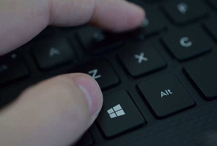 Nhấn Winkey + X.