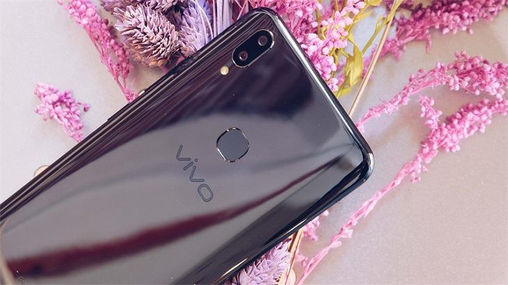 5 smartphone có tai thỏ giống iPhone X tại Việt Nam