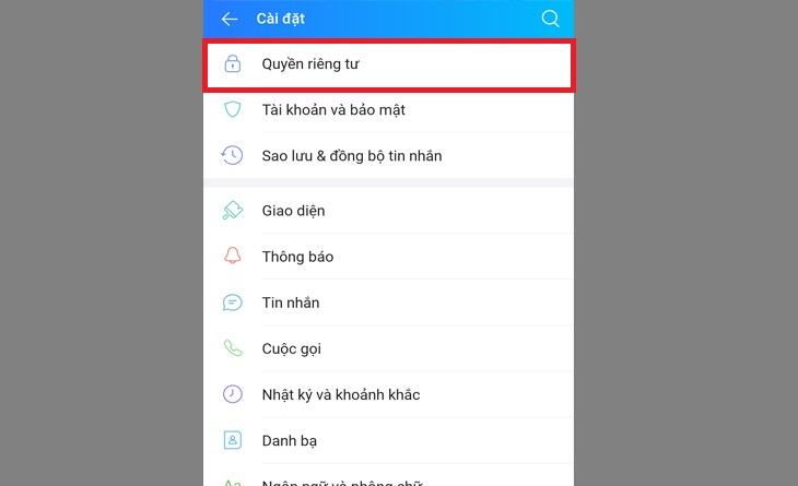 Bước 1: Mở ứng dụng Zalo, chọn biểu tượng Thêm ở góc dưới bên phải, chọn Cài đặt và chọn Quyền riêng tư.