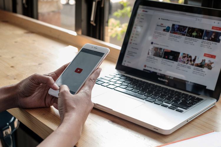 Xem và phát nhạc ngoại tuyến
