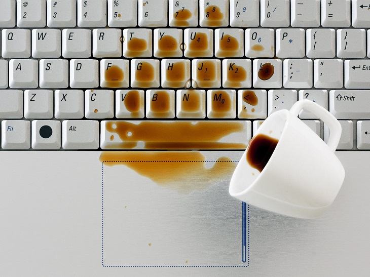     Đồ uống có đường, rượu, bia cực kỳ nguy hiểm cho laptop của bạn