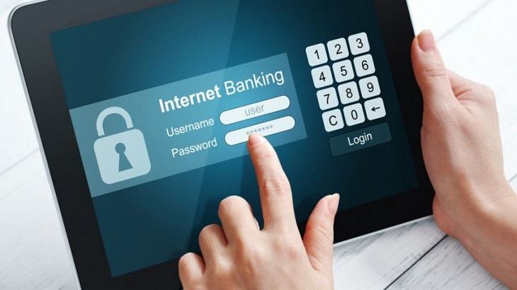 Từ máy tính hoặc điện thoại di động, khách hàng cần truy cập vào website hoặc các công cụ khác như internet banking, mobile banking,… để thay đổi số điện thoại.