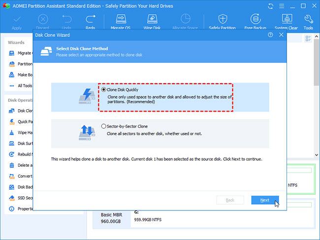 Chọn Quick Clone Hard Drive và bấm Next