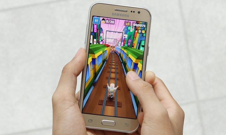 Công nghệ màn hình Super AMOLED cho chất lượng hiển thị tốt, hình ảnh đẹp, sắc nét