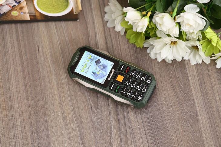 Top 4 điện thoại cơ bản có dung lượng pin lớn
