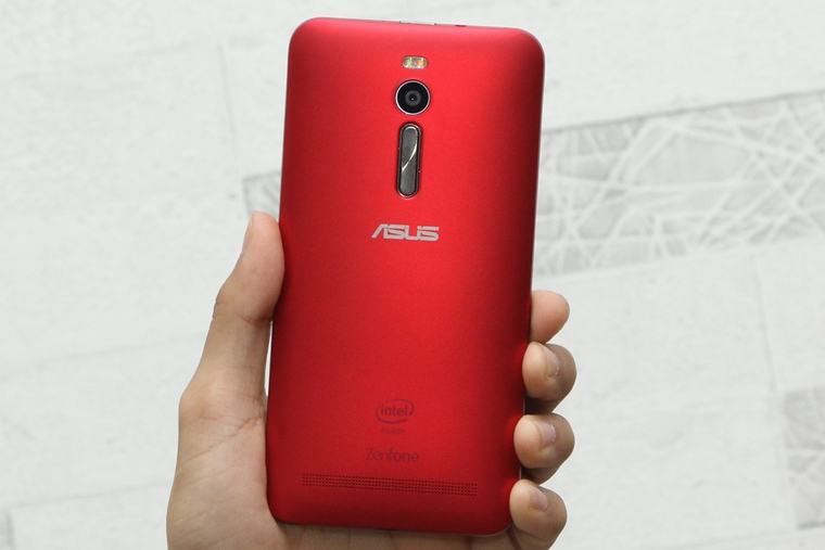 Asus Zenfone 2 1,8 GHz / 2 G / 16 G