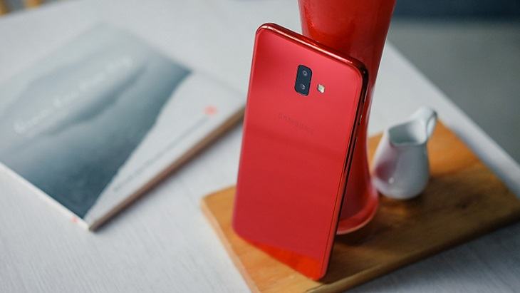 Điện thoại Samsung Galaxy J6 + 