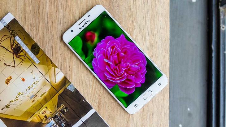 Top 5 điện thoại bán chạy nhất tháng 11