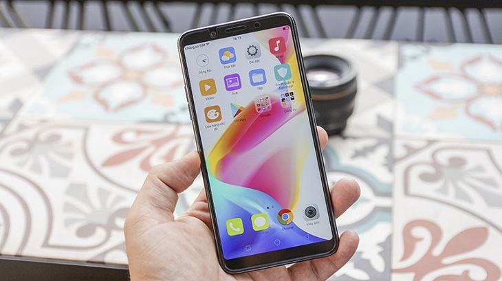 Top 5 điện thoại bán chạy nhất tháng 11