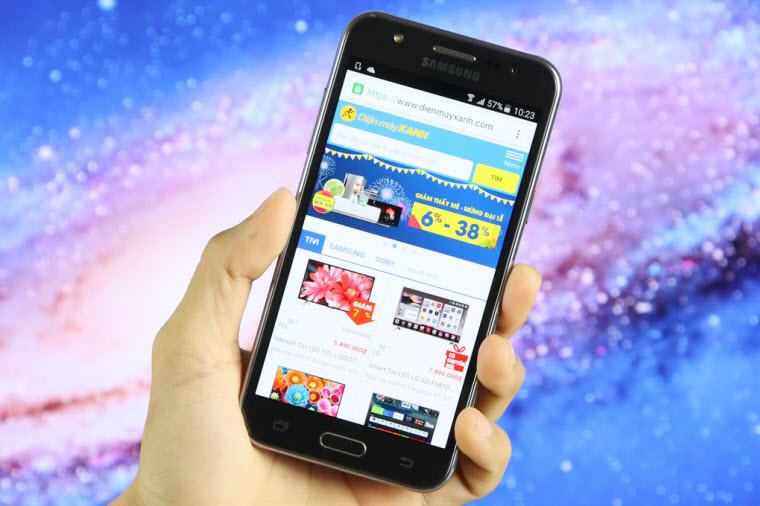 Công nghệ màn hình Super AMOLED truyền thống cho chất lượng hiển thị rất ấn tượng