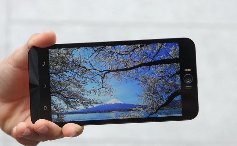 Asus Zenfone Selfie