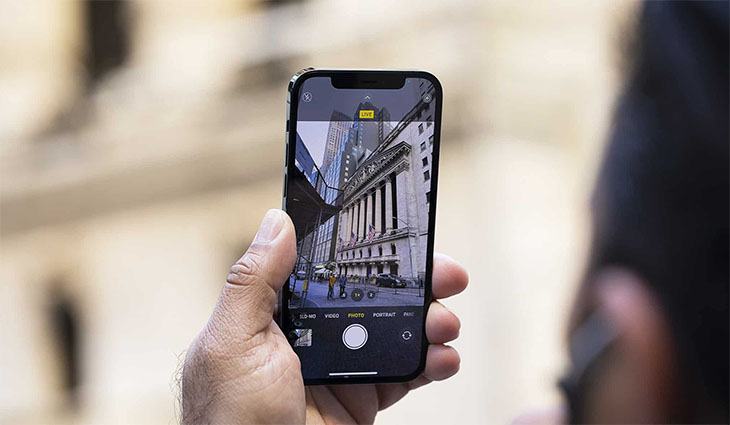 Apple ProRAW cho hình ảnh sắc nét hơn với các chức năng xử lý hậu kỳ chuyên nghiệp hơn